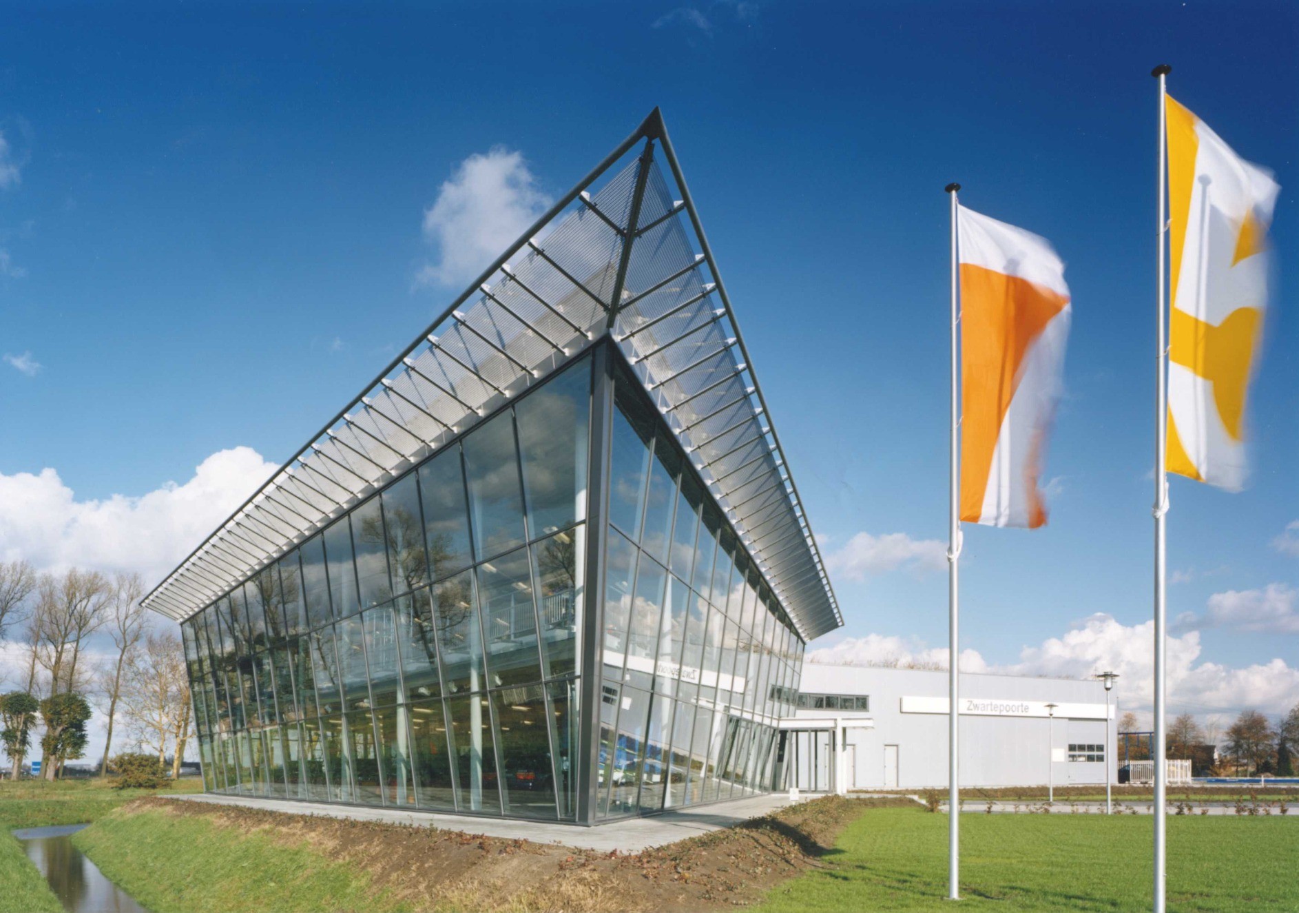 BMW Garage Roosendaal Schaap en Sturm Architecten